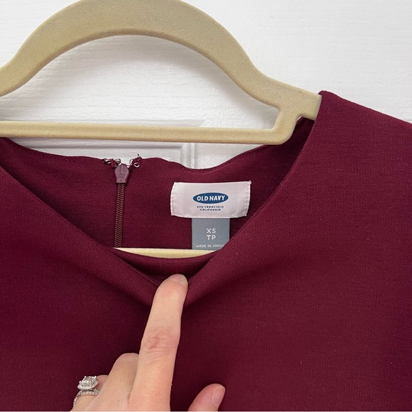 EUC wine color dress. 3/4 sleeeves - Picture 4 of 4